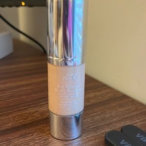 100% pure fruit pigmented healthy foundation in crème color